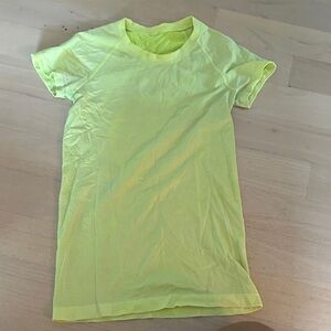 Swiftly Tech Short-Sleeve Shirt